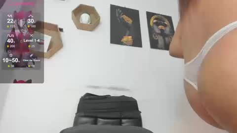 Snapshot of queen_natty chatting on 09/12/25, 02:28 Natty brow online show from 09/12/25, 02:28