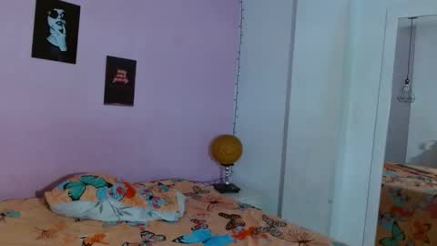 Snapshot of queen_night19 chatting on 01/14/26, 02:12 Queen night online show from 01/14/26, 02:12