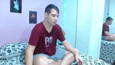 Snapshot of queen_night19 chatting on 01/15/26, 12:54 Queen night online show from 01/15/26, 12:54