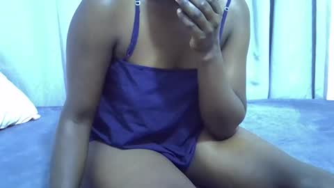 Snapshot of queen_of_fortune chatting on 12/18/25, 10:32 queen_of_fortune online show from 12/18/25, 10:32