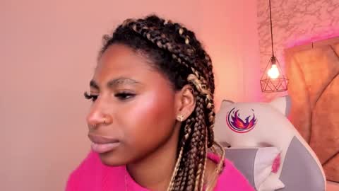 Snapshot of queen_perla_ chatting on 01/27/25, 03:39 online show from 01/27/25, 03:39