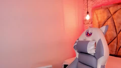 Snapshot of queen_perla_ chatting on 02/07/25, 07:06 online show from 02/07/25, 07:06