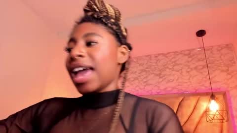 Snapshot of queen_perla_ chatting on 02/09/25, 06:26 online show from 02/09/25, 06:26