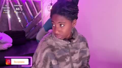 Snapshot of queen_perla_ chatting on 10/05/25, 12:14 online show from 10/05/25, 12:14