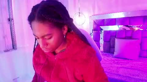 Snapshot of queen_perla_ chatting on 06/30/26, 12:39 online show from 06/30/26, 12:39