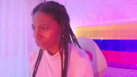 Snapshot of queen_perla_ chatting on 07/04/26, 01:34 online show from 07/04/26, 01:34