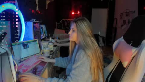 Kim online show from 05/25/26, 02:39