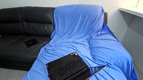 Snapshot of queenalev chatting on 11/23/25, 02:00 MissAlev online show from 11/23/25, 02:00