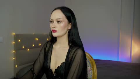 Snapshot of queenaliss chatting on 07/05/26, 01:18 Your world and the universe Aliss online show from 07/05/26, 01:18