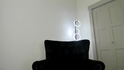 Snapshot of queenb2626 chatting on 10/21/25, 05:46 Queen Blaire online show from 10/21/25, 05:46