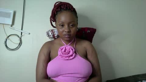 queen online show from 11/17/25, 08:25