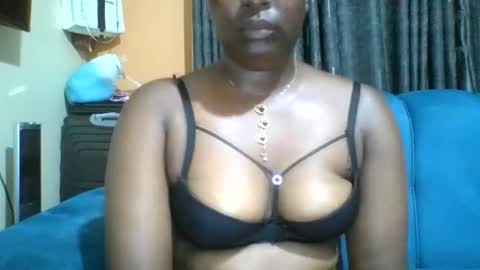 queenbella780 online show from 05/15/26, 03:57