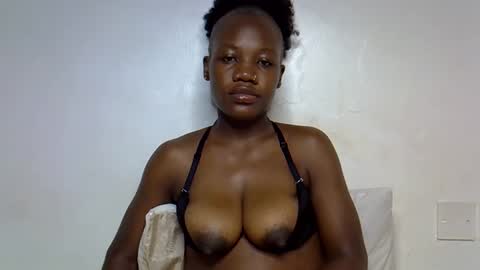 Snapshot of queenbest chatting on 05/31/26, 06:31 Cindy Melahnin online show from 05/31/26, 06:31