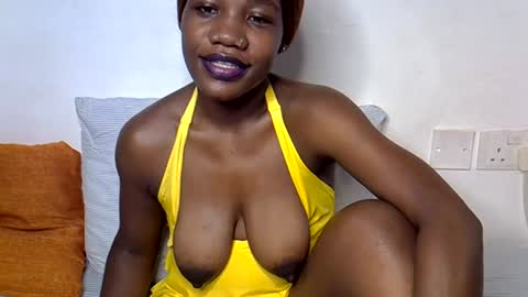 Snapshot of queenbest chatting on 07/06/26, 04:53 Cindy Melahnin online show from 07/06/26, 04:53