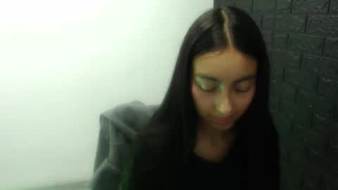 queenbyte_18 online show from 12/05/25, 01:03