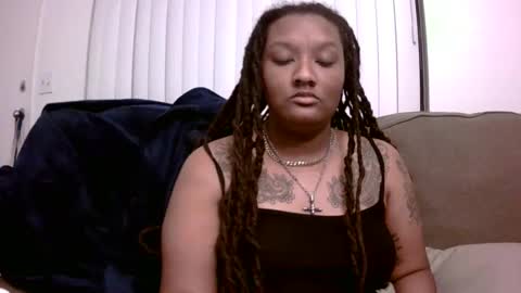 Queen Chief online show from 03/24/26, 07:46