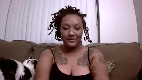 Queen Chief online show from 03/31/26, 08:04