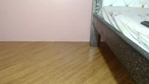 queenchloe1 online show from 04/12/26, 04:45