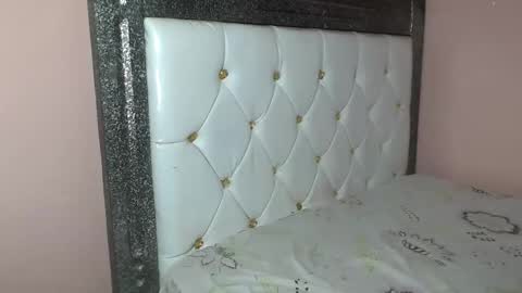 queenchloe1 online show from 04/13/26, 06:57