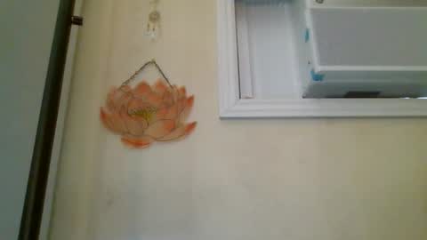 Snapshot of queencrimsonlvx chatting on 11/07/25, 10:21 queencrimsonlvx online show from 11/07/25, 10:21