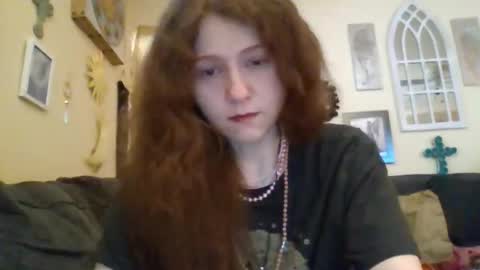 queencrimsonlvx online show from 05/02/26, 08:03