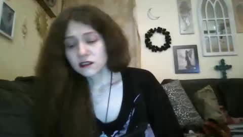 queencrimsonlvx online show from 05/05/26, 02:14