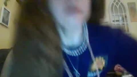 queencrimsonlvx online show from 05/07/26, 12:54