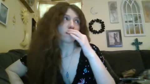 queencrimsonlvx online show from 05/20/26, 08:31