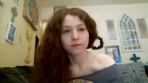 queencrimsonlvx online show from 05/31/26, 09:49
