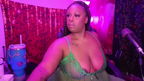 Queen Cherise Roze online show from 05/21/26, 12:50