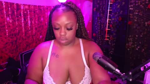 Queen Cherise Roze online show from 05/27/26, 04:37