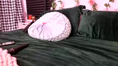 Snapshot of queendelaranch chatting on 11/06/25, 07:59 Queen De La Ranch online show from 11/06/25, 07:59