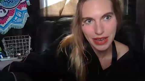 Queen Hazy online show from 11/04/25, 05:45