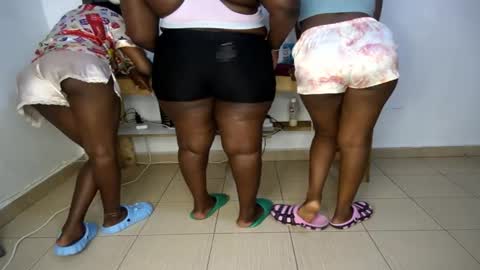 Nina online show from 03/02/26, 07:21