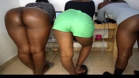 Nina online show from 03/21/26, 06:07