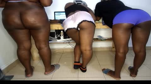 Nina online show from 03/22/26, 03:26