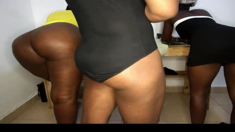 Nina online show from 04/01/26, 01:41