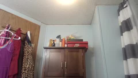 Snapshot of queenking55 chatting on 03/03/25, 05:42 Queen N King Fun Night online show from 03/03/25, 05:42