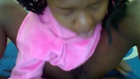 queenleona61 online show from 10/10/25, 05:39