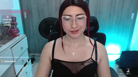 Snapshot of queenlilith_paradise chatting on 01/08/26, 10:45 Queenlilith online show from 01/08/26, 10:45