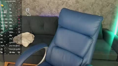 Snapshot of queenlilithh chatting on 03/22/26, 02:09 queenlilithh online show from 03/22/26, 02:09