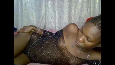 queenluiza199400 online show from 05/27/26, 09:23