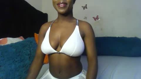 queenmavela_ online show from 02/20/26, 07:21