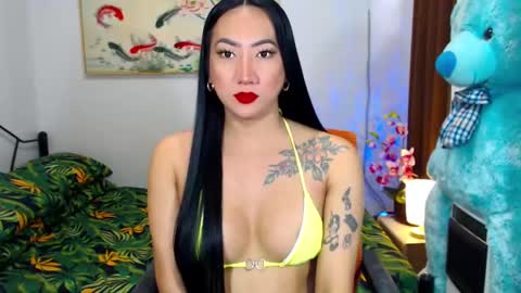 QUEEN online show from 01/27/25, 12:43