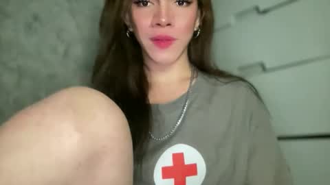 Snapshot of queenn_xxx chatting on 12/20/25, 03:35 QUEEN online show from 12/20/25, 03:35