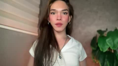 Snapshot of queenn_xxx chatting on 01/12/26, 09:53 QUEEN online show from 01/12/26, 09:53