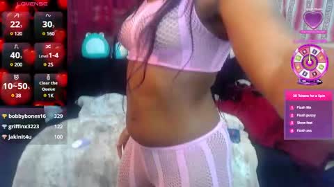 Snapshot of queenofheartsfaerah chatting on 03/01/25, 01:53 QueenOfHearts online show from 03/01/25, 01:53