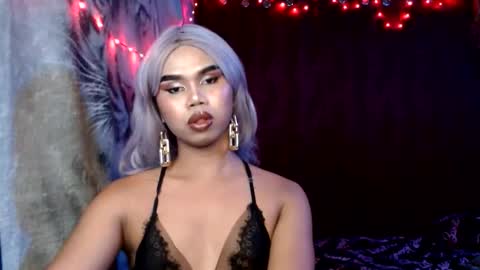 queenpinayebony_xx online show from 05/27/26, 10:01