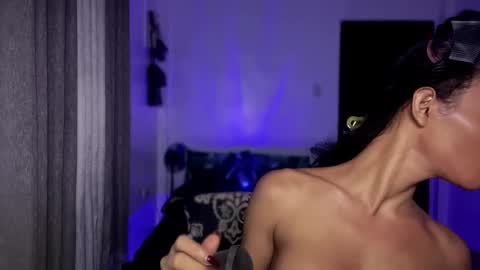 ValentinaMoone online show from 10/17/25, 01:53