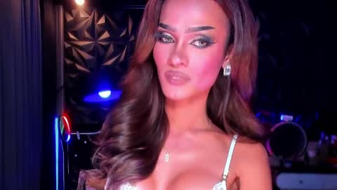 ValentinaMoone online show from 05/27/26, 09:56